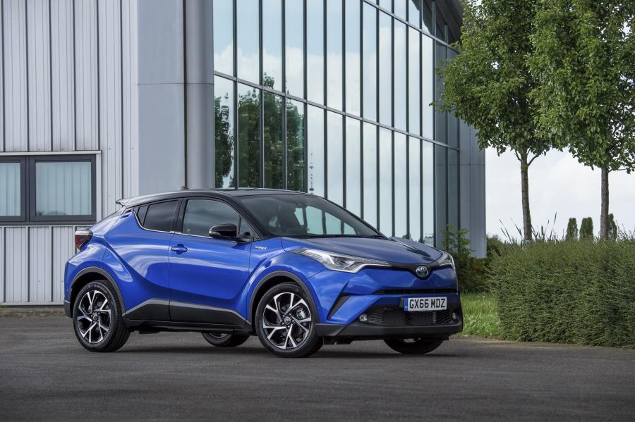 Toyota C-HR Hybrid 2016 года  (UK) (фото 1 из 6)
